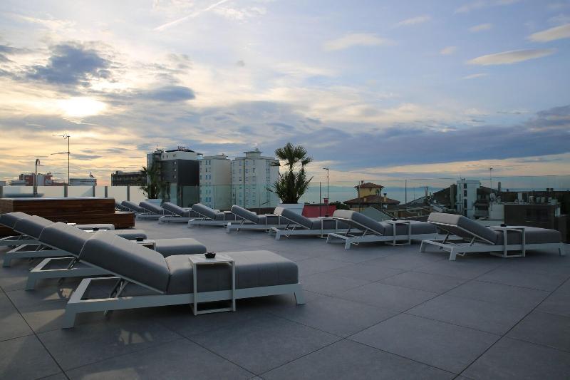 Monaco Suites Hotel Lignano Sabbiadoro Kültér fotó