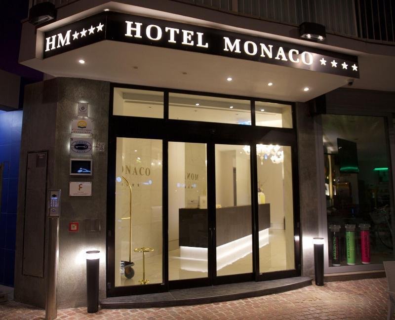 Monaco Suites Hotel Lignano Sabbiadoro Kültér fotó