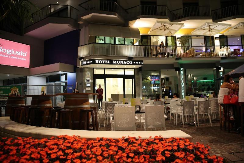 Monaco Suites Hotel Lignano Sabbiadoro Kültér fotó