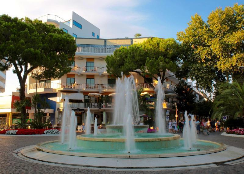 Monaco Suites Hotel Lignano Sabbiadoro Kültér fotó