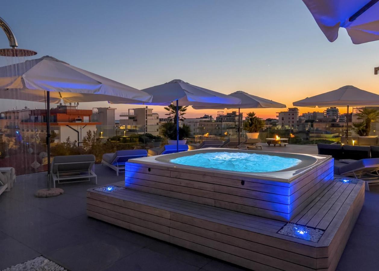 Monaco Suites Hotel Lignano Sabbiadoro Kültér fotó