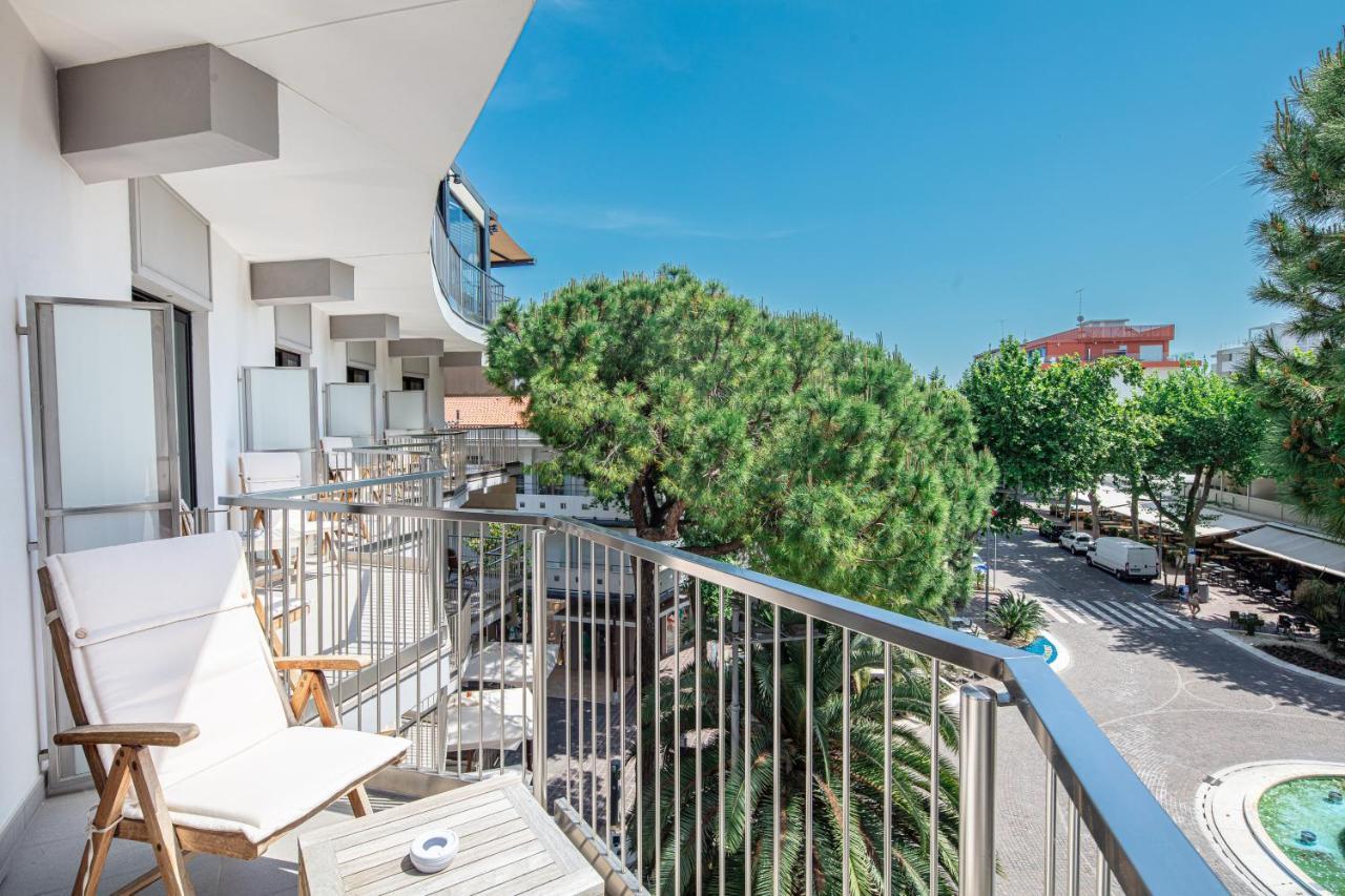 Monaco Suites Hotel Lignano Sabbiadoro Kültér fotó