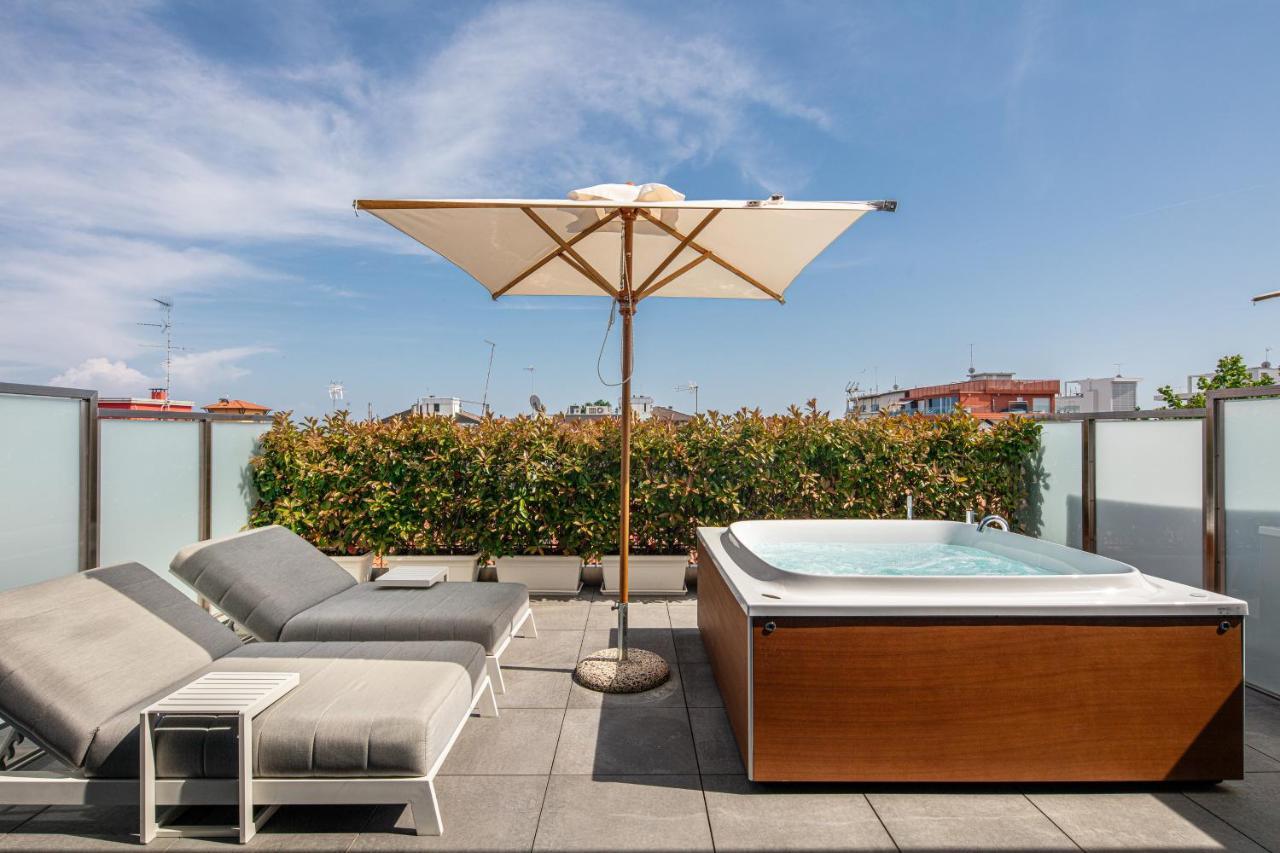 Monaco Suites Hotel Lignano Sabbiadoro Kültér fotó