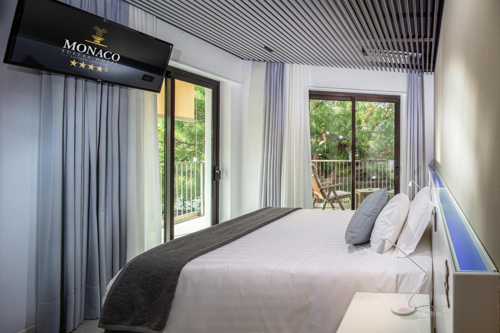 Monaco Suites Hotel Lignano Sabbiadoro Szoba fotó