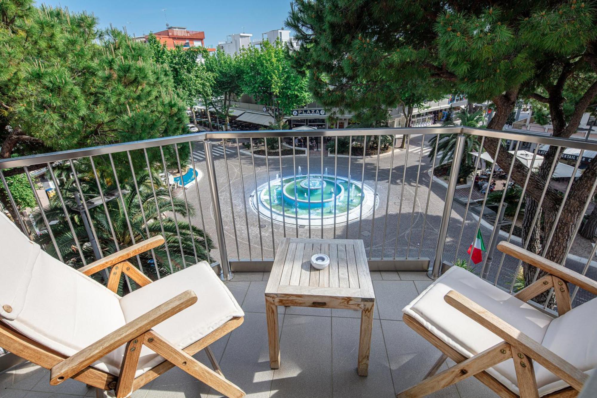 Monaco Suites Hotel Lignano Sabbiadoro Szoba fotó